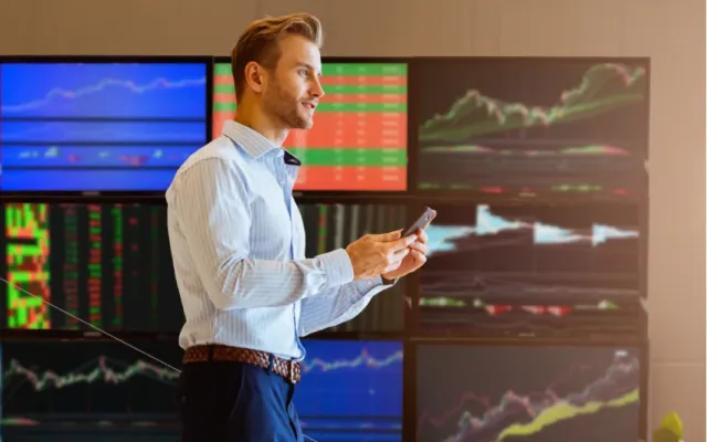 Digital Transformation in Energy Trading: Key Challenges and Opportunities
